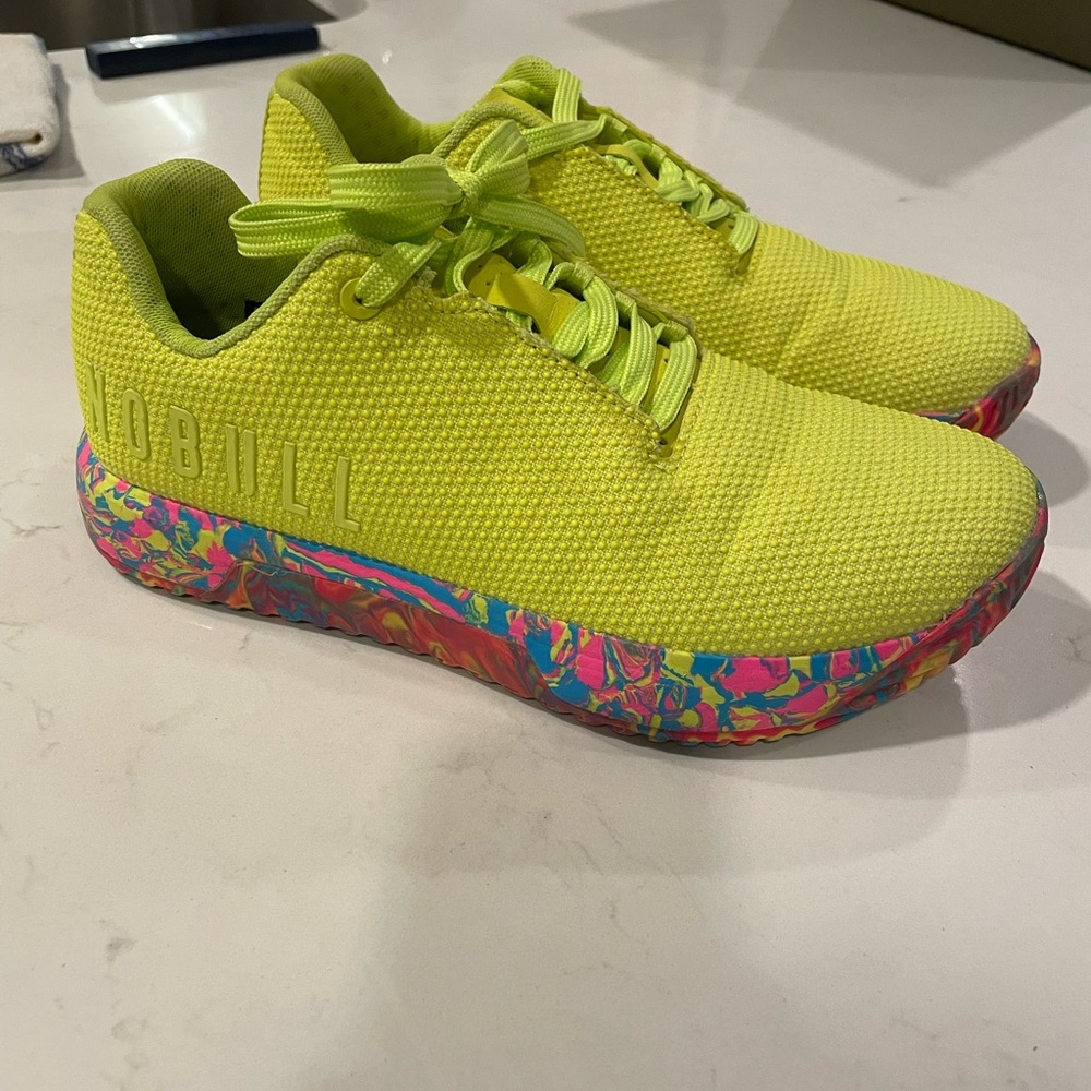 NOBULL women size 8